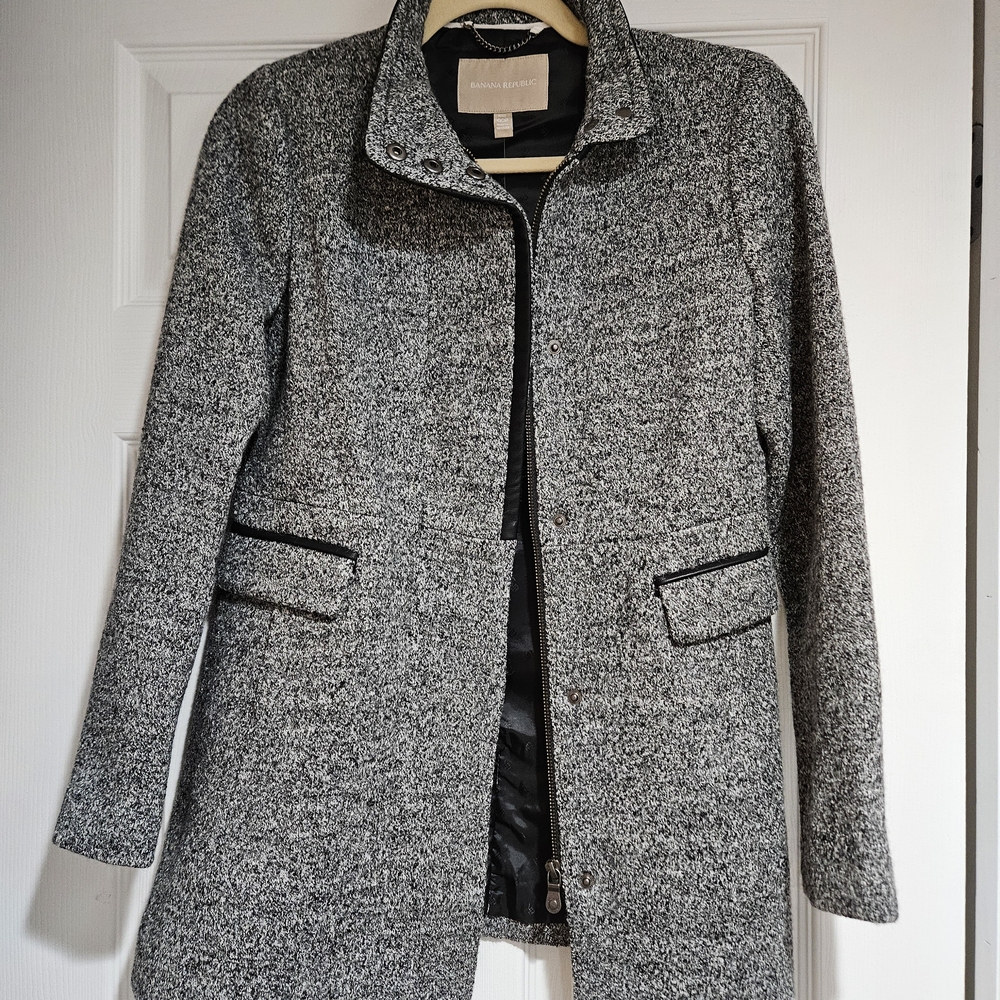 Banana Republic Women's Gray Trench Coat - Condition- NWT